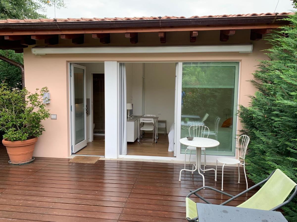 Casabella-Lago Maggiore Lesa Eksteriør billede