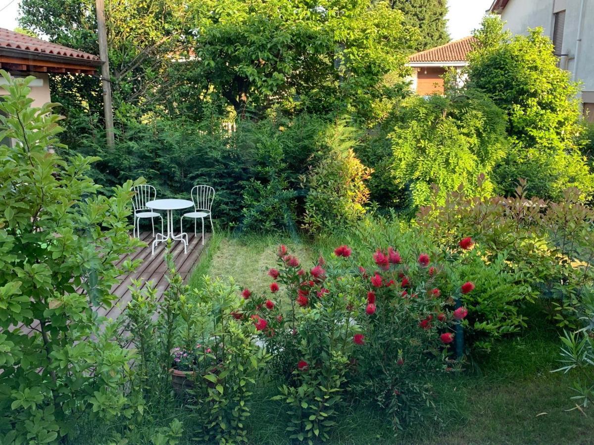 Casabella-Lago Maggiore Lesa Eksteriør billede