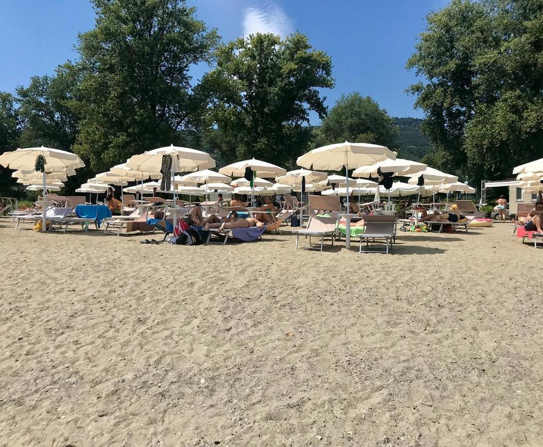 Casabella-Lago Maggiore Lesa Eksteriør billede